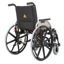 Kerekesszék műanyag MRI kompatibilis 130kg-ig / 3 Tesla