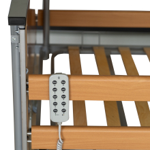 Elektromos betegápolási ágy DIAS 180 kg-ig, fa rácsozással