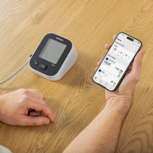 OMRON M2+ Intelli IT felkaros okos-vérnyomásmérő Bluetooth